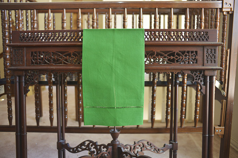 Fern Green (Xmas Green) colored Hemstitch Guest Towels 14"x22". - Click Image to Close